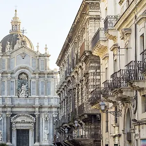 Duomo & Hotel Catánia