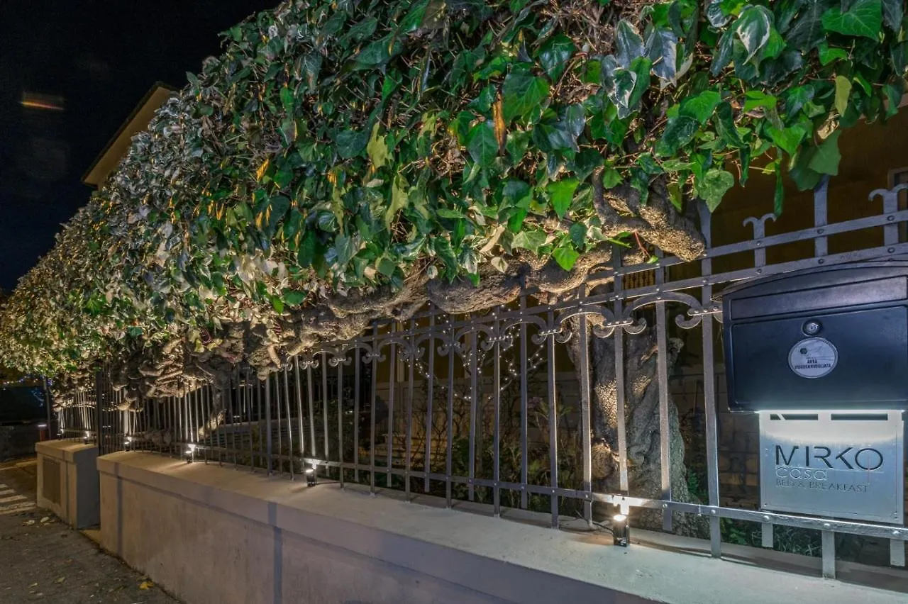 Bed & Breakfast Casa Mirko - B & B Con Stazione Ricarica Auto Elettriche Parcheggio Privato Auto Moto Biciclette Arezzo